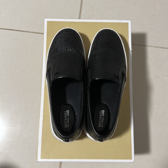 Trent slip on lasered leather shoes - Picture 5 of 5